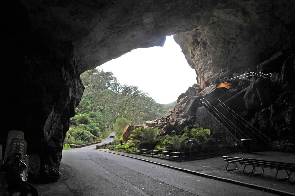 Jenolan caves arch entrance